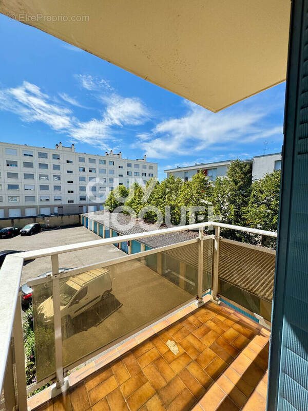 Appartement à LYON-8E