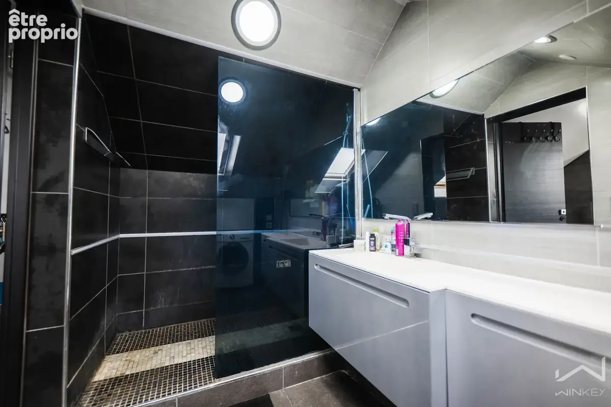 Duplex en dernier étage avec climatisation et fort potentiel - photo 6