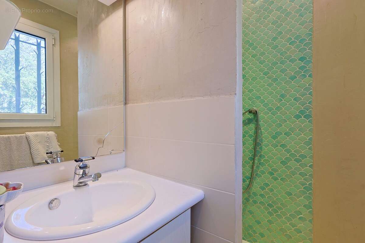 Maison à MEOUNES-LES-MONTRIEUX