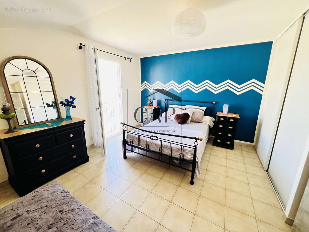 Belle villa T4 de 140m2 rénovée avec jardin et double terrasse à deux pas de la mer - photo 11
