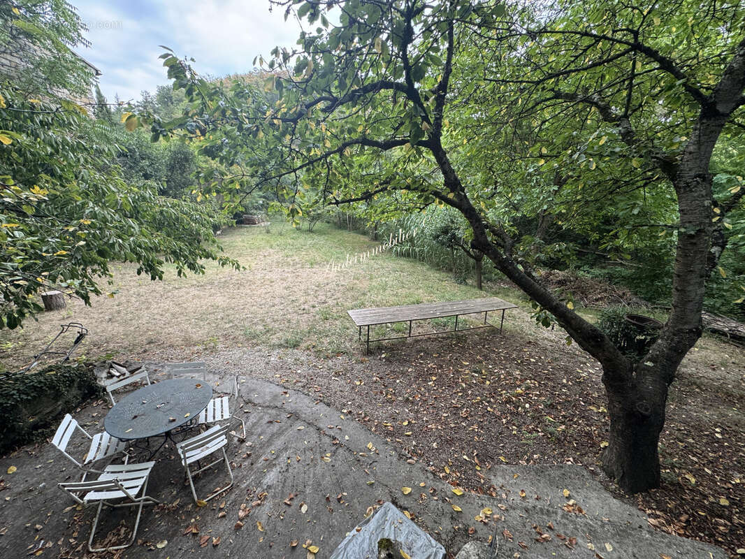 Ensemble immobilier de 3 maisons avec piscine et jardins - photo 43
