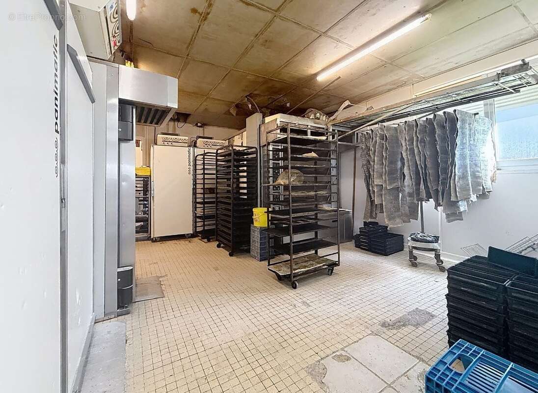 Boulangerie, fonds de commerce 220 m2 Coudekerque-Branche. - photo 3