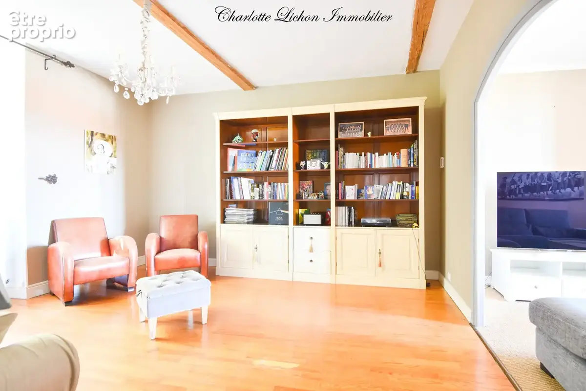 Maison 270 m2 - 5 chambres - double garage - photo 15