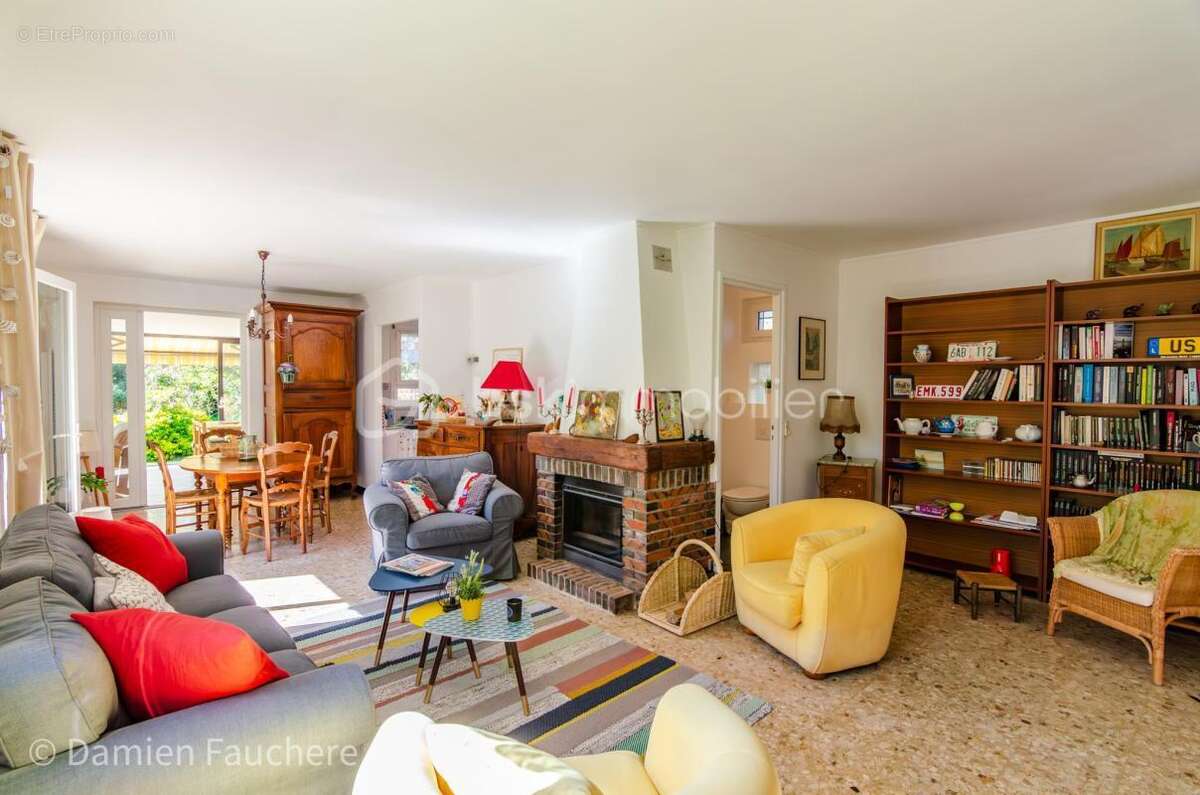 Maison familiale de plain-pied majoritairement avec véranda et jardin au calme ! - photo 8