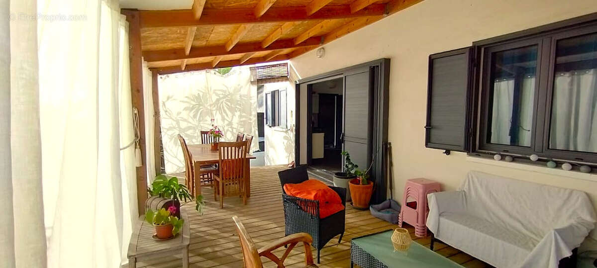 Maison à LE PORT