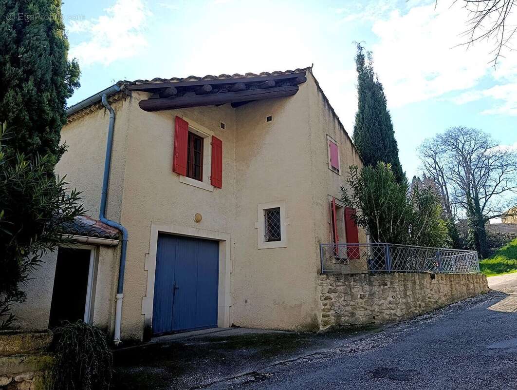 Maison à SAINT-RESTITUT