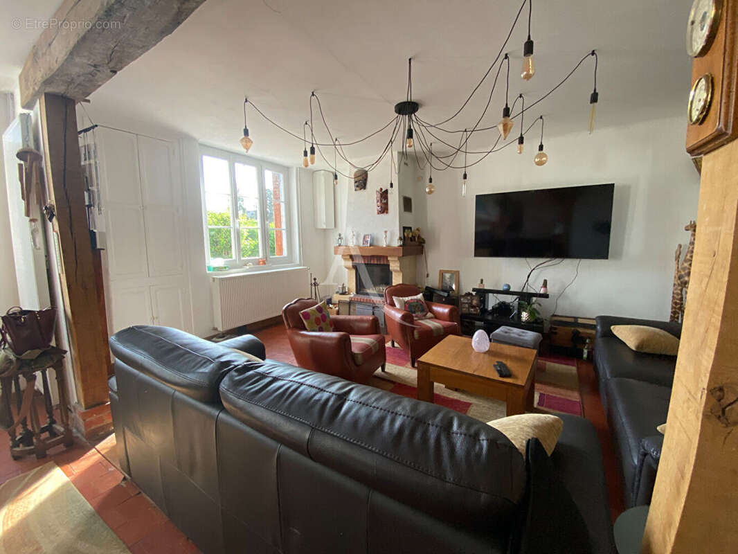 Maison à LES BORDES