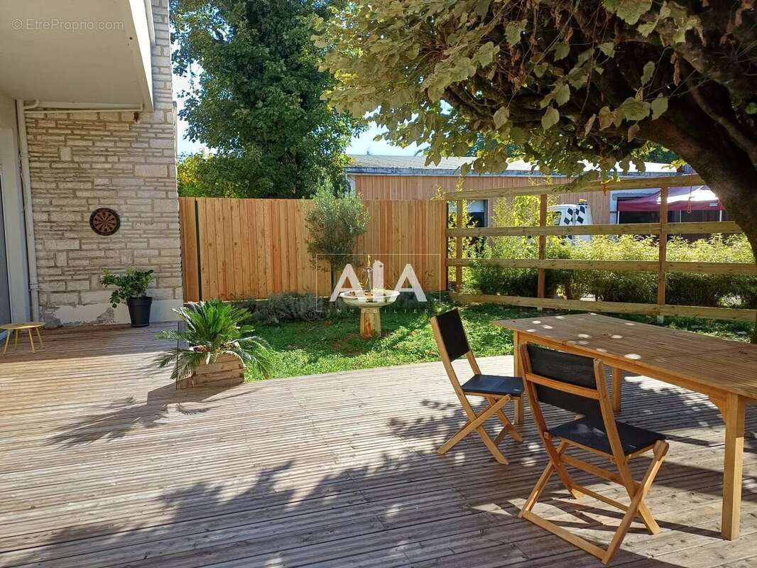 Appartement à RUELLE-SUR-TOUVRE