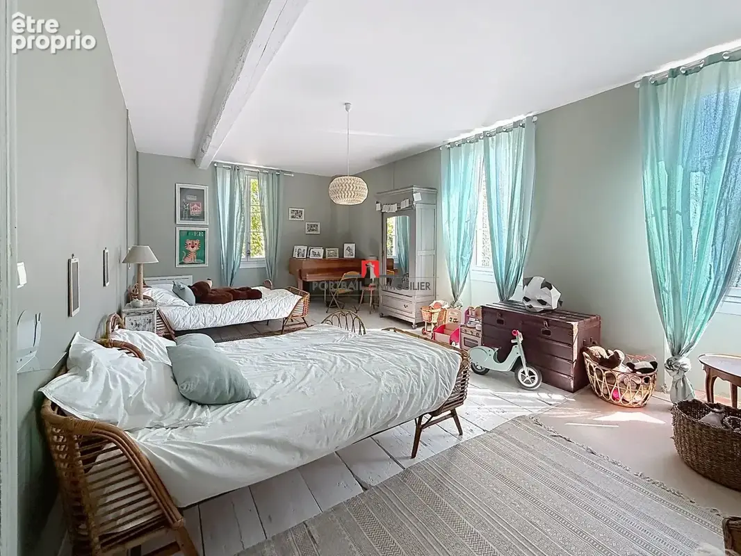 Maison 280 m² à Plassac  - photo 4
