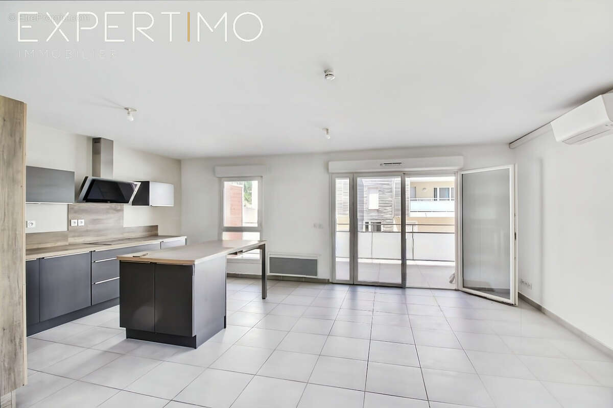 Appartement à ROUSSET