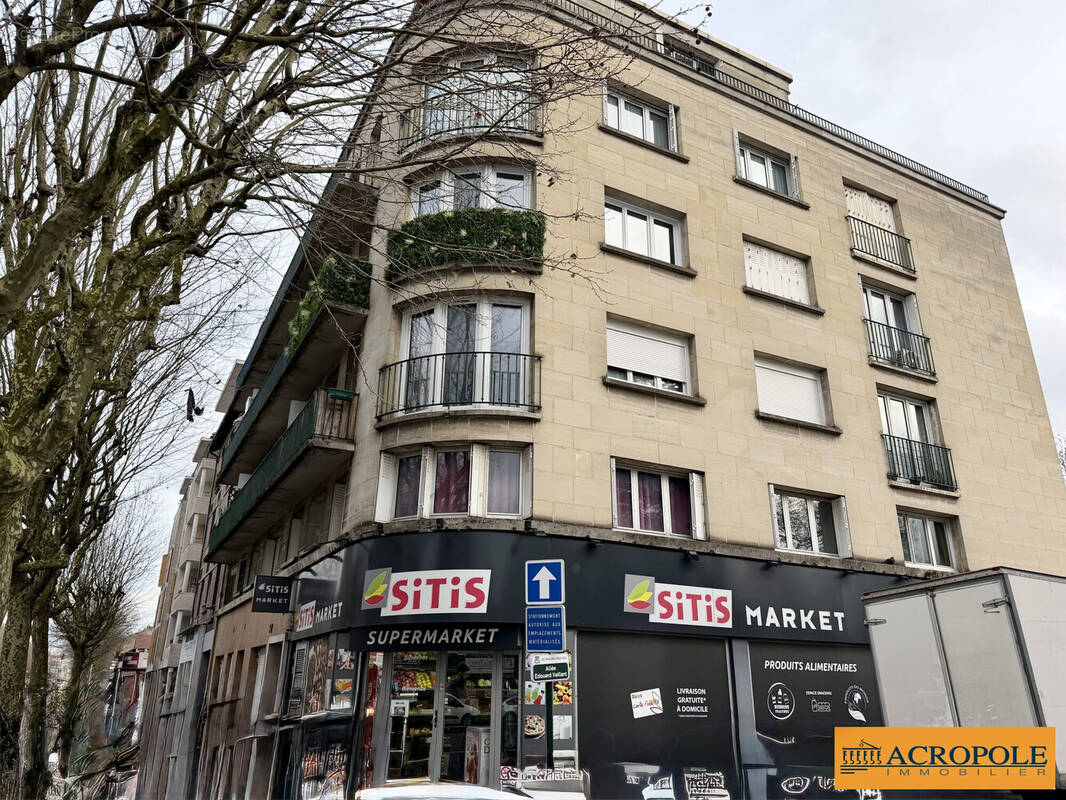 Appartement à LES PAVILLONS-SOUS-BOIS