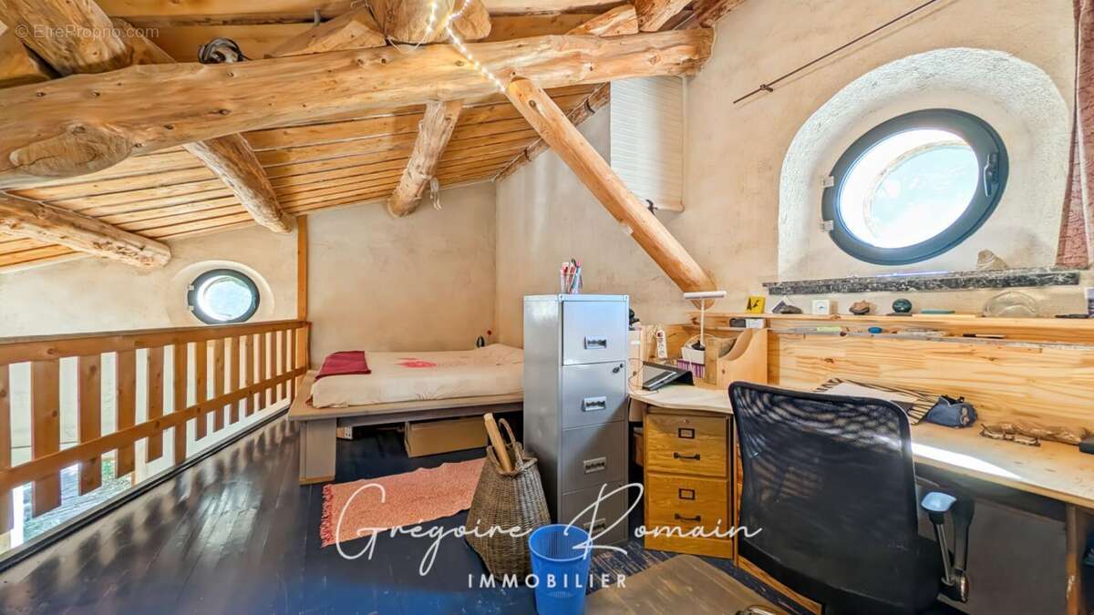 Maison à SAINT-CHAMAS