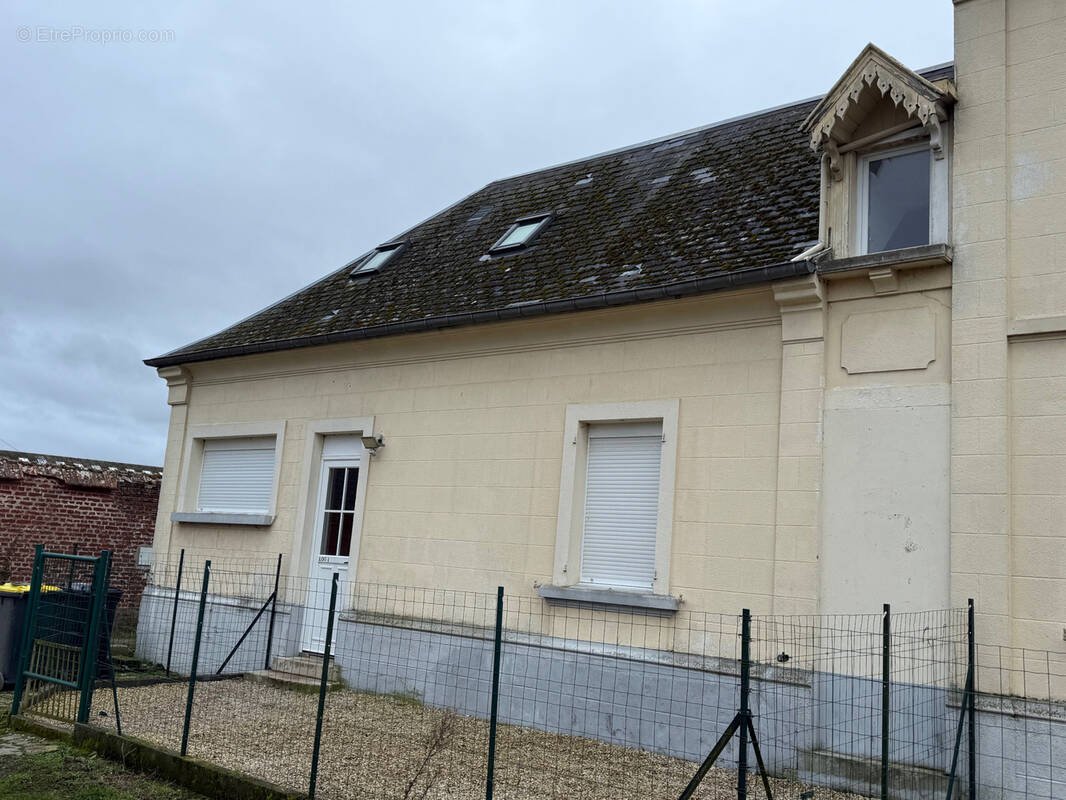 Maison à QUEVAUVILLERS