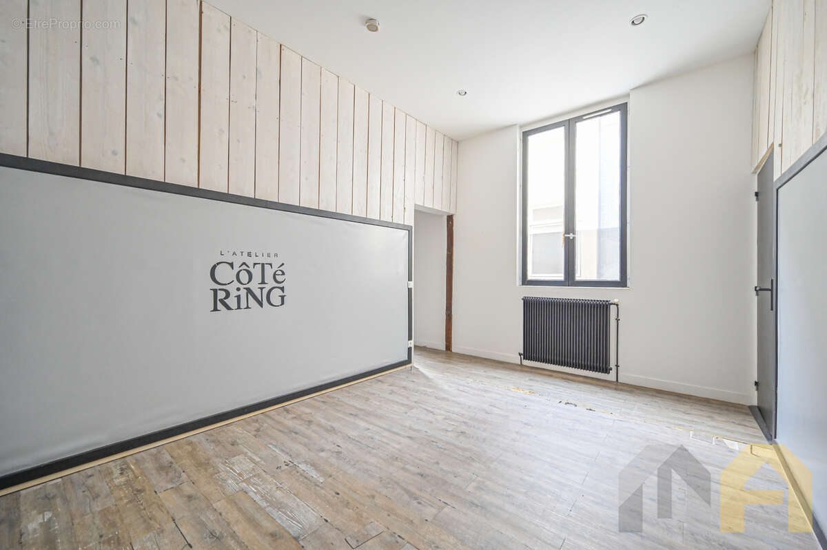 Appartement à PARIS-3E