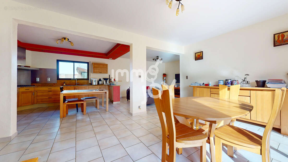 Maison à LA TOUR-DU-CRIEU
