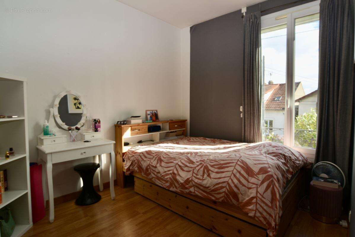 Maison à VILLENEUVE-LE-ROI