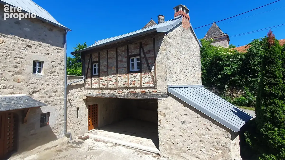LUNAC  Propriété de caractère en pierre rénovée .220 m² habitables  Dépendances  Spa Terrain 1 805 m² - photo 12