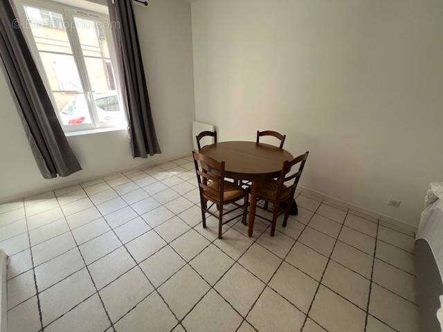 Appartement à EPERNON