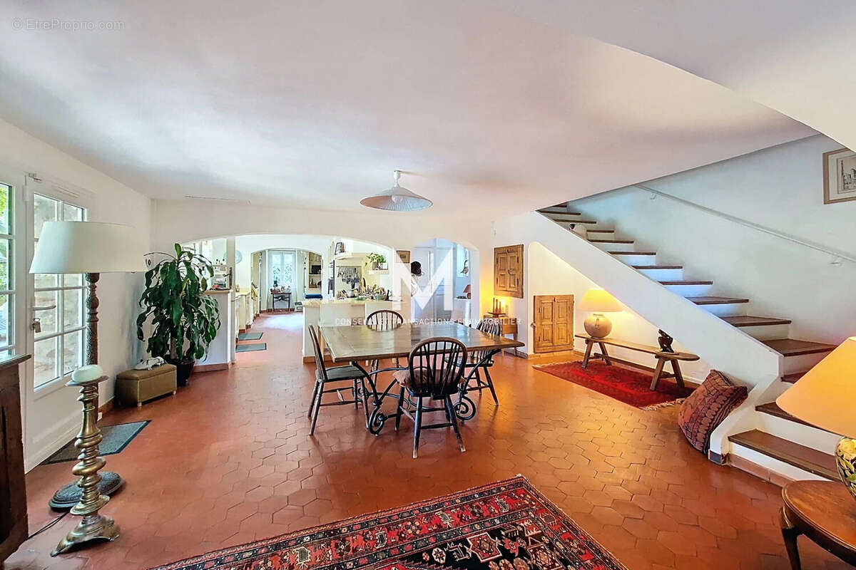 Maison à PLAN-DE-LA-TOUR