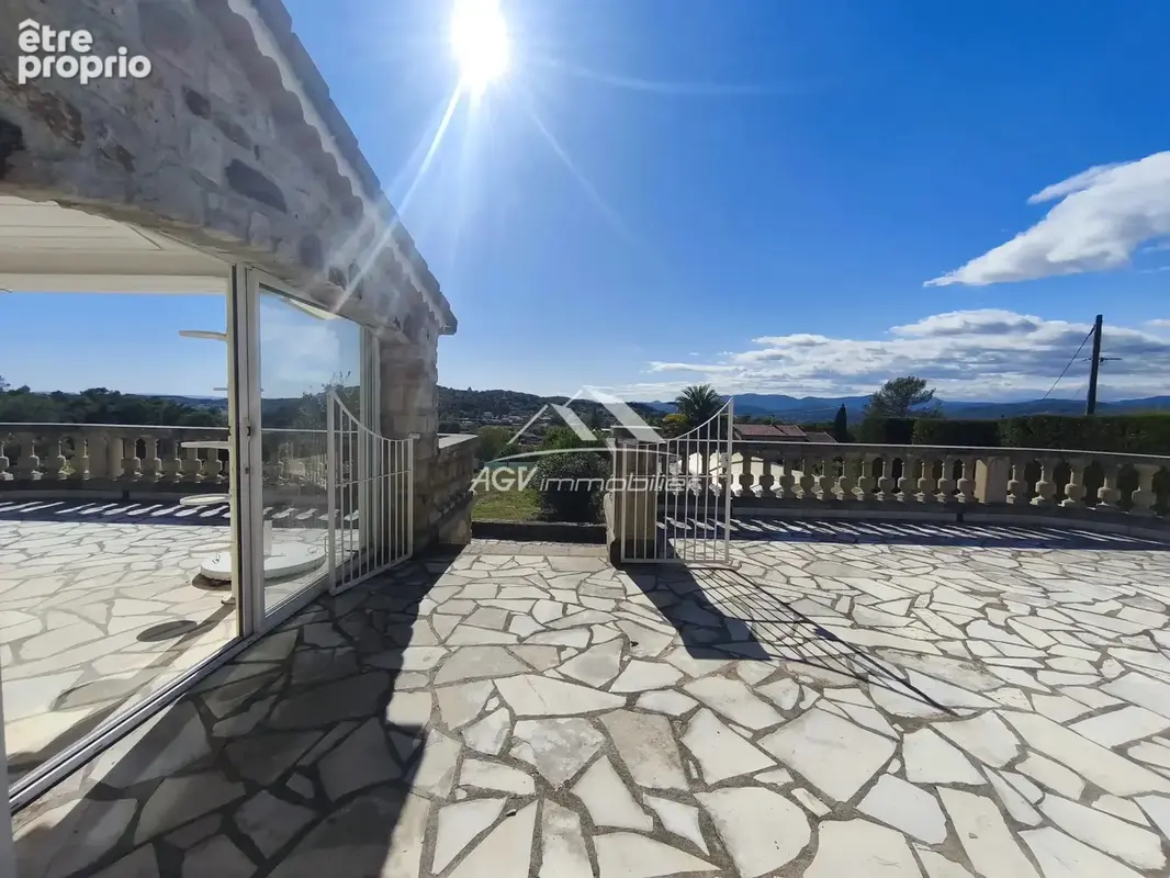 Rousson, propriété avec piscine, vue dégagée, vaste terrain clos de 4208 m², 150 m² habitable, 190 m² d'annexes - photo 7