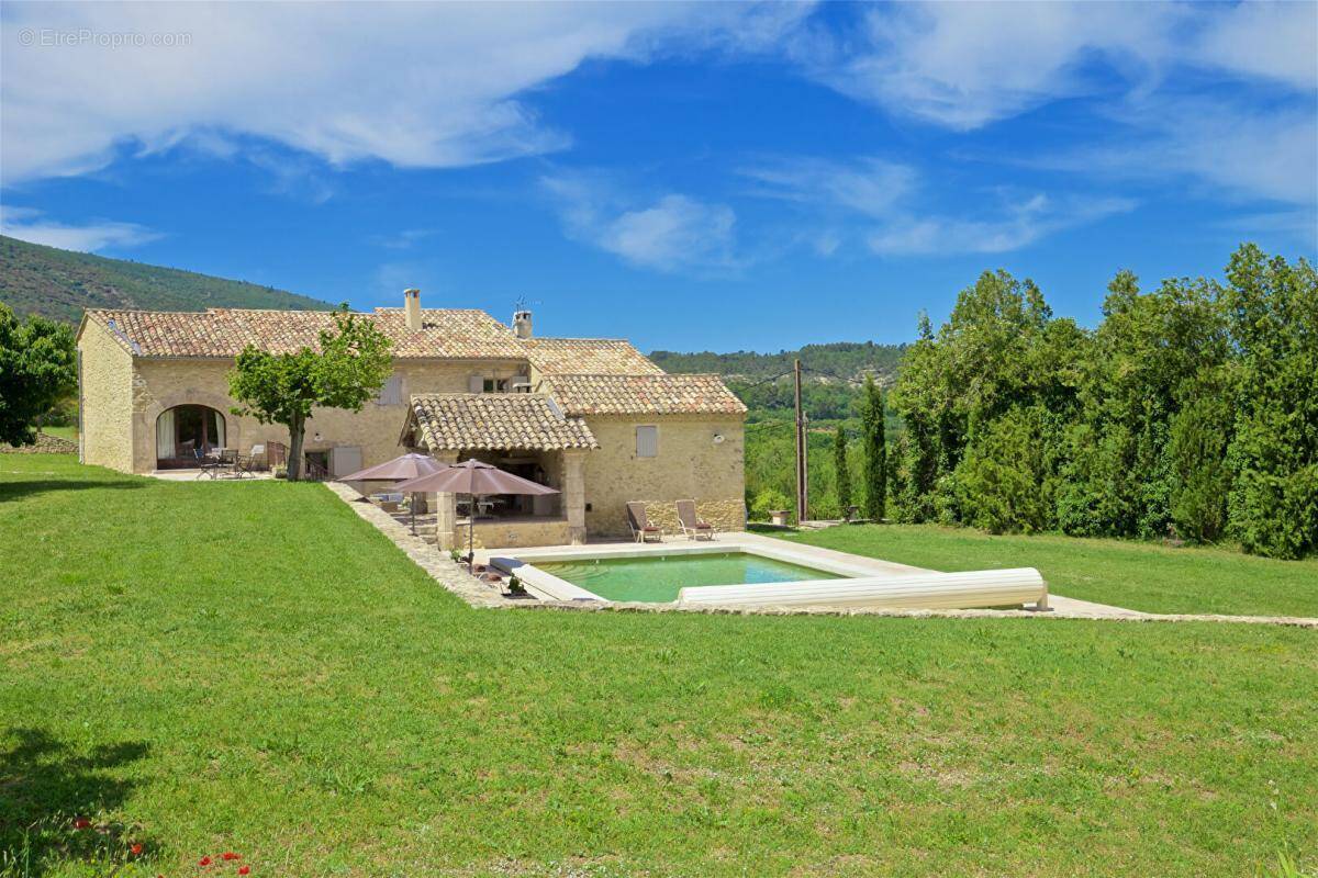Maison à BONNIEUX