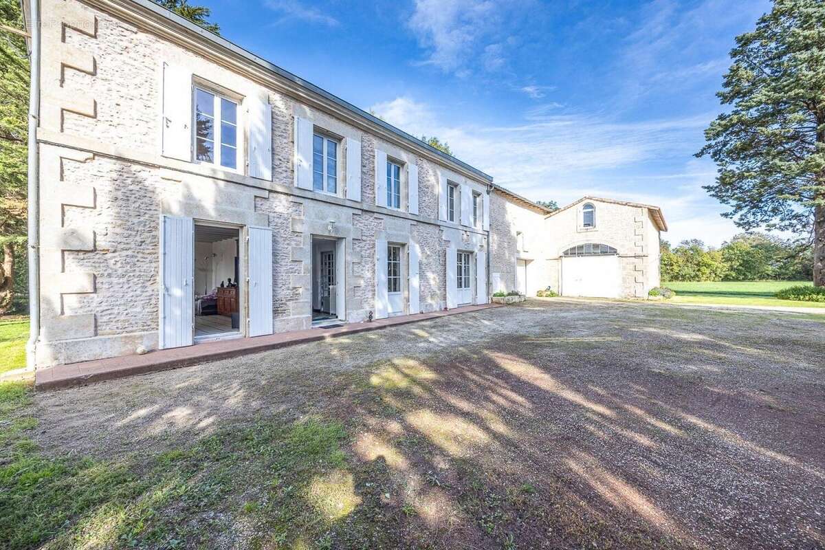 Photo 7 - Maison à SAINT-SYMPHORIEN