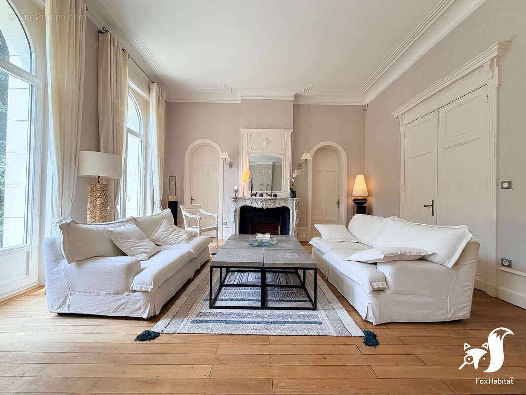 Maison 339 m² à Oisy-Le-Verger  - photo 9