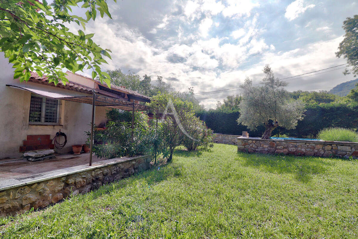 Villa type 6 au calme de 172m2 avec jardin garage abri voiture double et piscine - photo 2