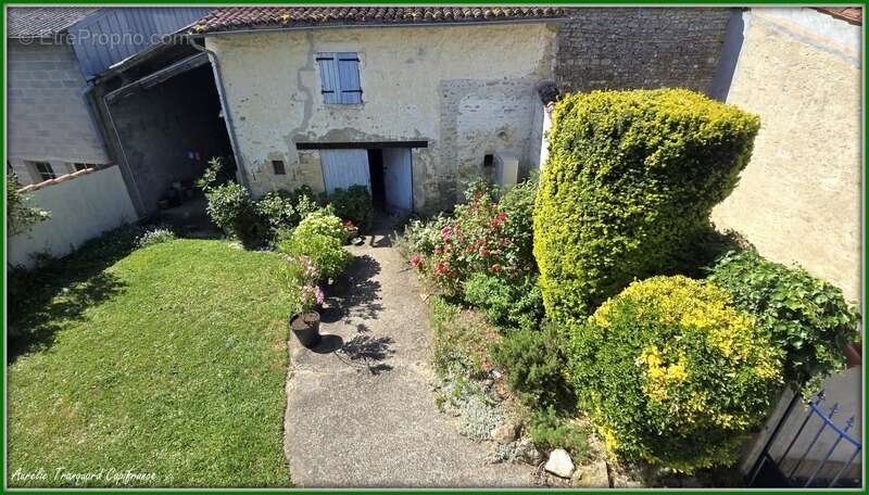 Maison à LOULAY