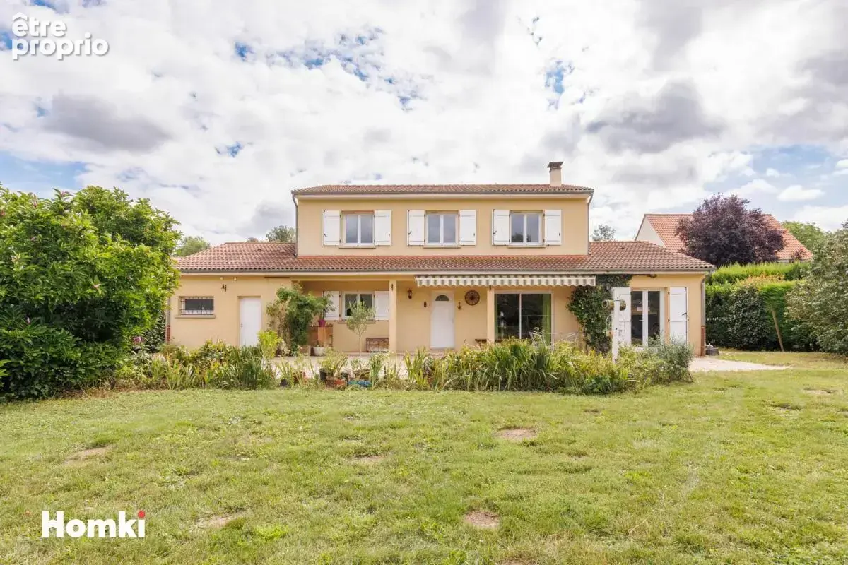 Maison/Villa T7 de 145 m² à Coudes 63114 - photo 3