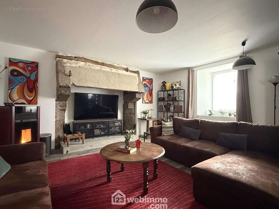 Maison à PLOUEGAT-MOYSAN