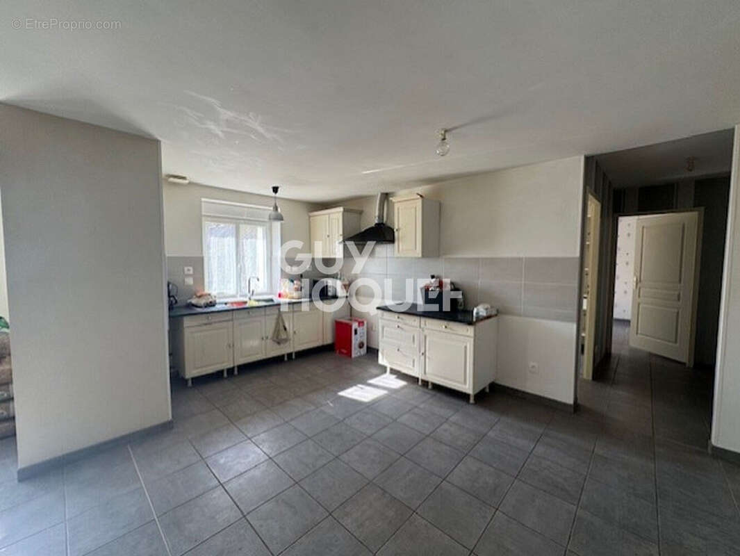 Maison à LE MEIX-SAINT-EPOING