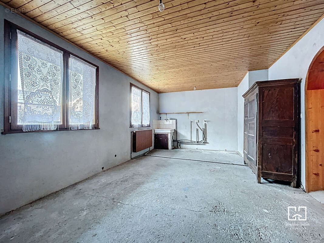 Maison à VILLAR-SAINT-PANCRACE