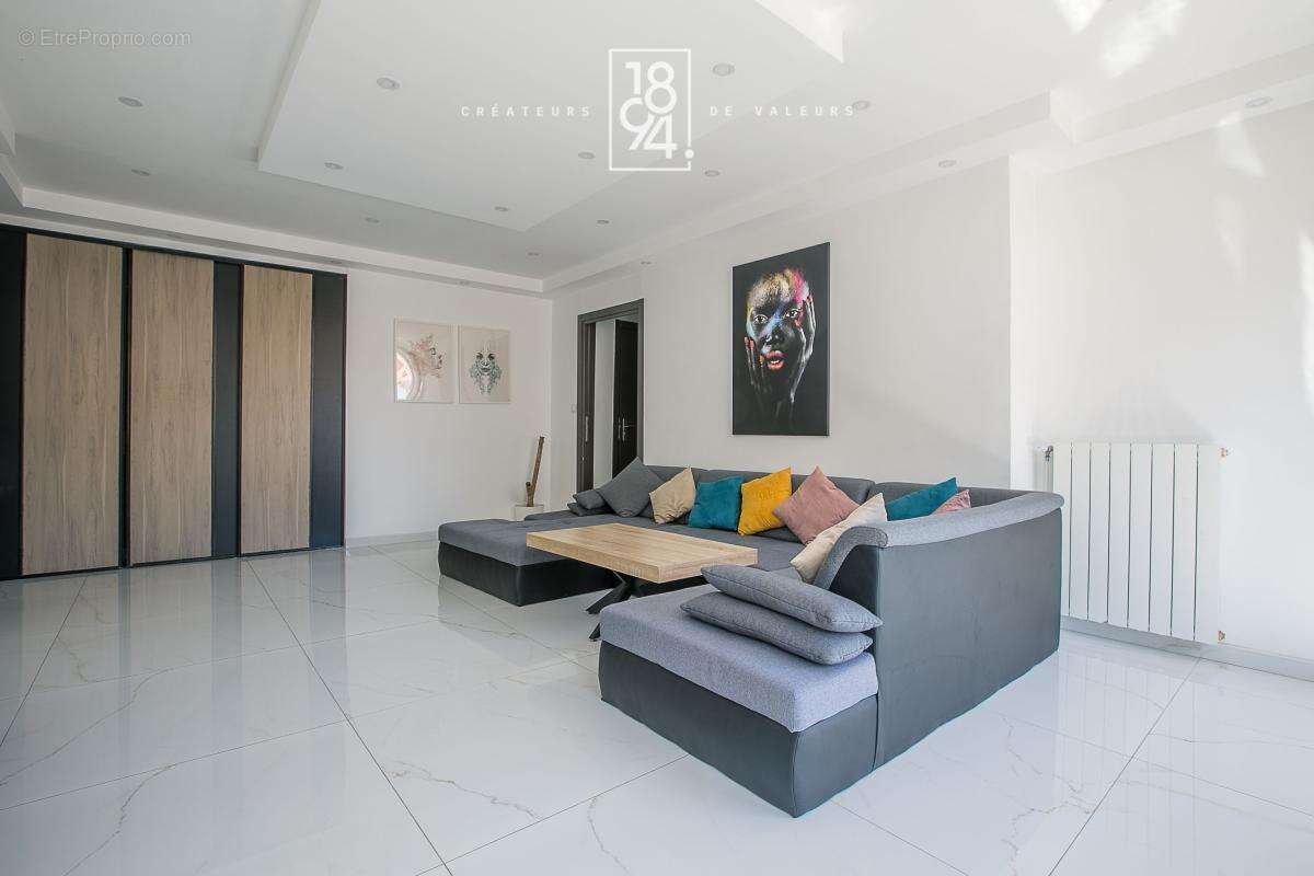 Appartement à MARSEILLE-2E