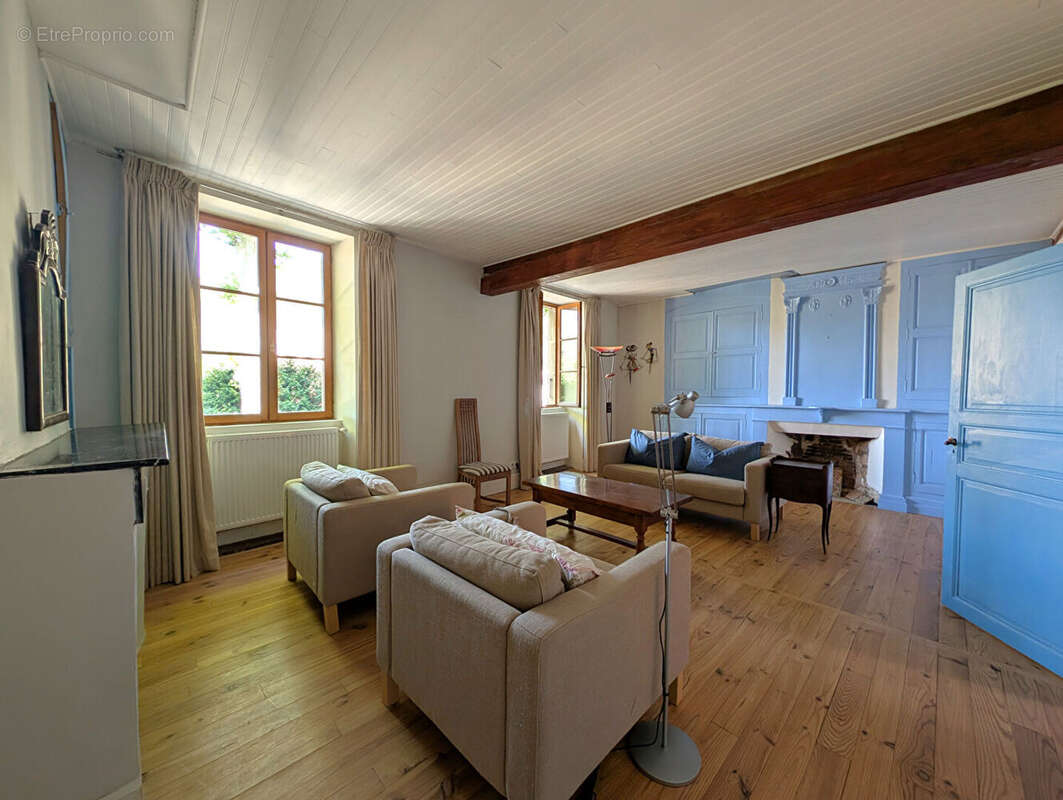 Maison avec jardin et garage, plein centre St Antonin! - photo 3