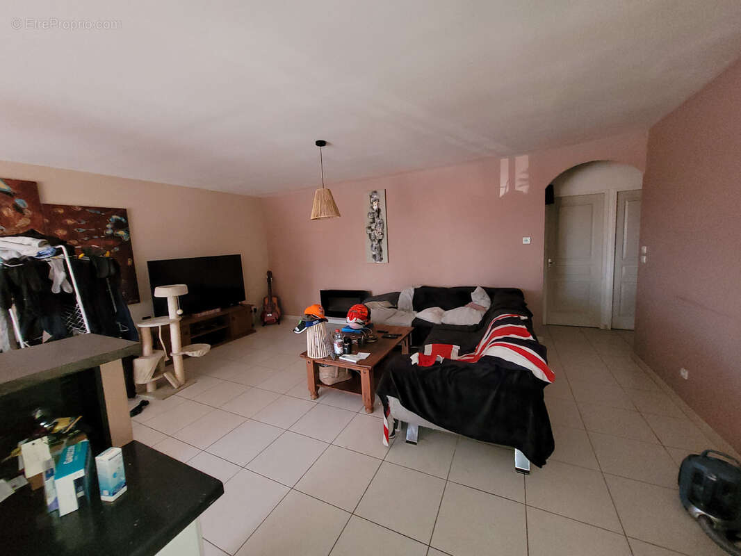 Salles d'Aude Villa de plain-pied SH 88 M2 type IV + garage et piscine sur terrain clos de 311 m2, expo sud. - photo 7