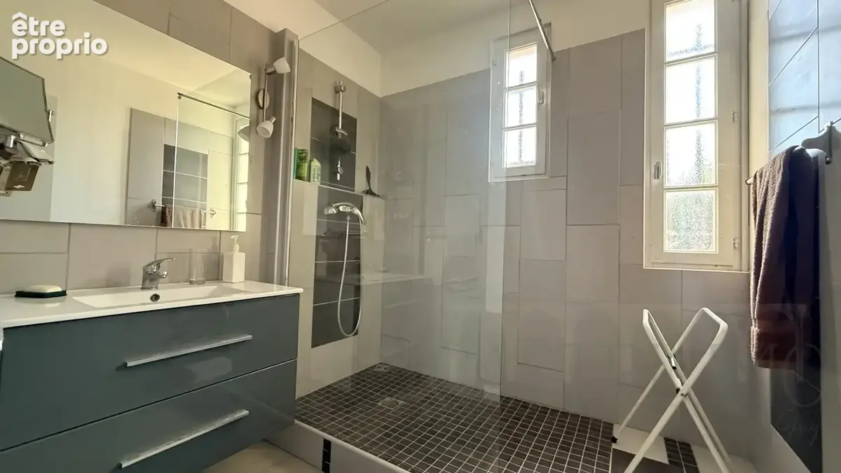 Maison de plain-pied  Castries   Terrain 502 m² - photo 8