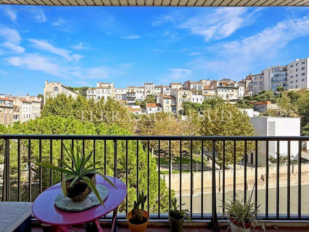 Appartement à MARSEILLE-7E