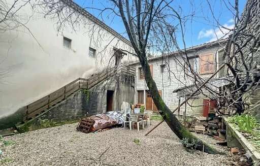 Appartement à LEZAN