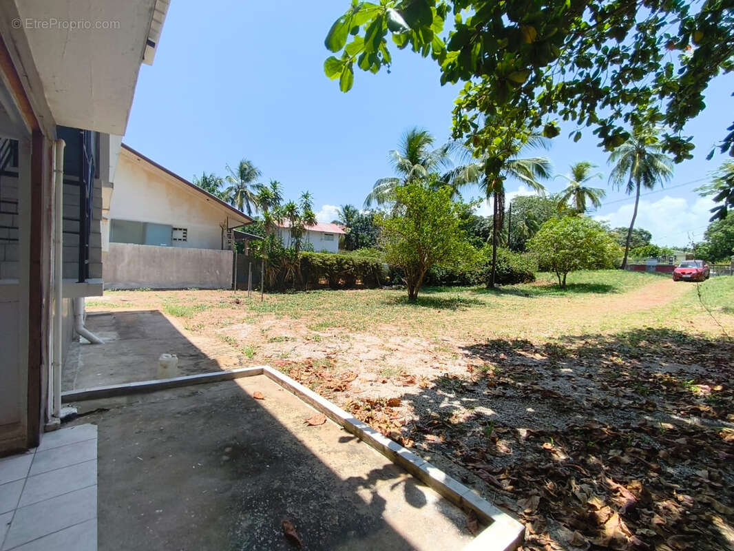 Maison à REMIRE-MONTJOLY