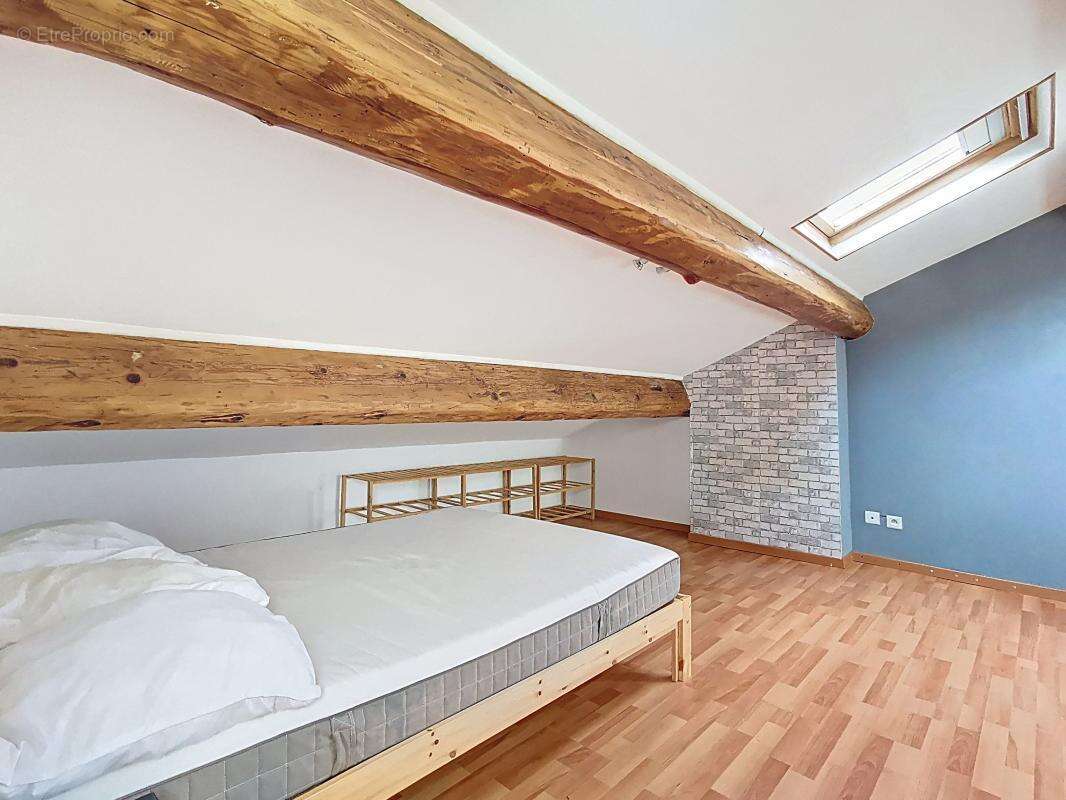 À vendre à Toulon Est (83100), appartement T2 mansardé en dernier étage - photo 7