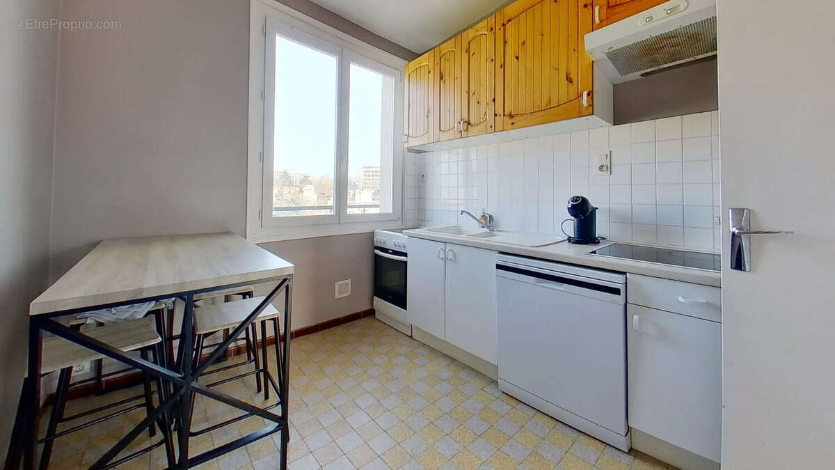 Appartement à LYON-8E