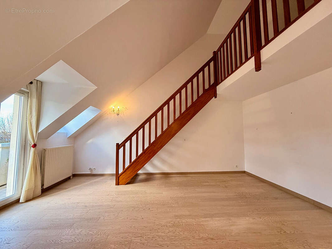 Appartement à BRIE-COMTE-ROBERT