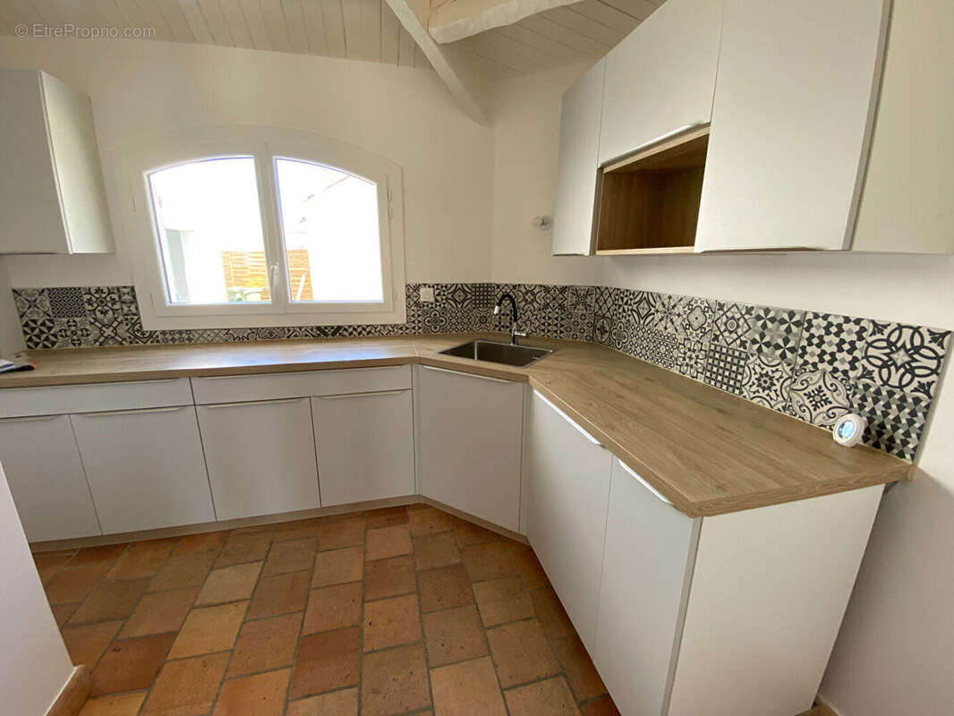 À 400 m de la plage - Maison de charme sur 1 000 m² de terrain - photo 6