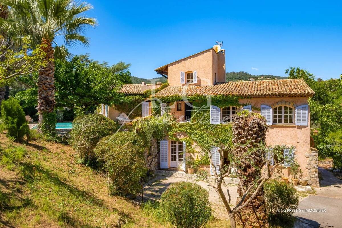 Maison à MANDELIEU-LA-NAPOULE