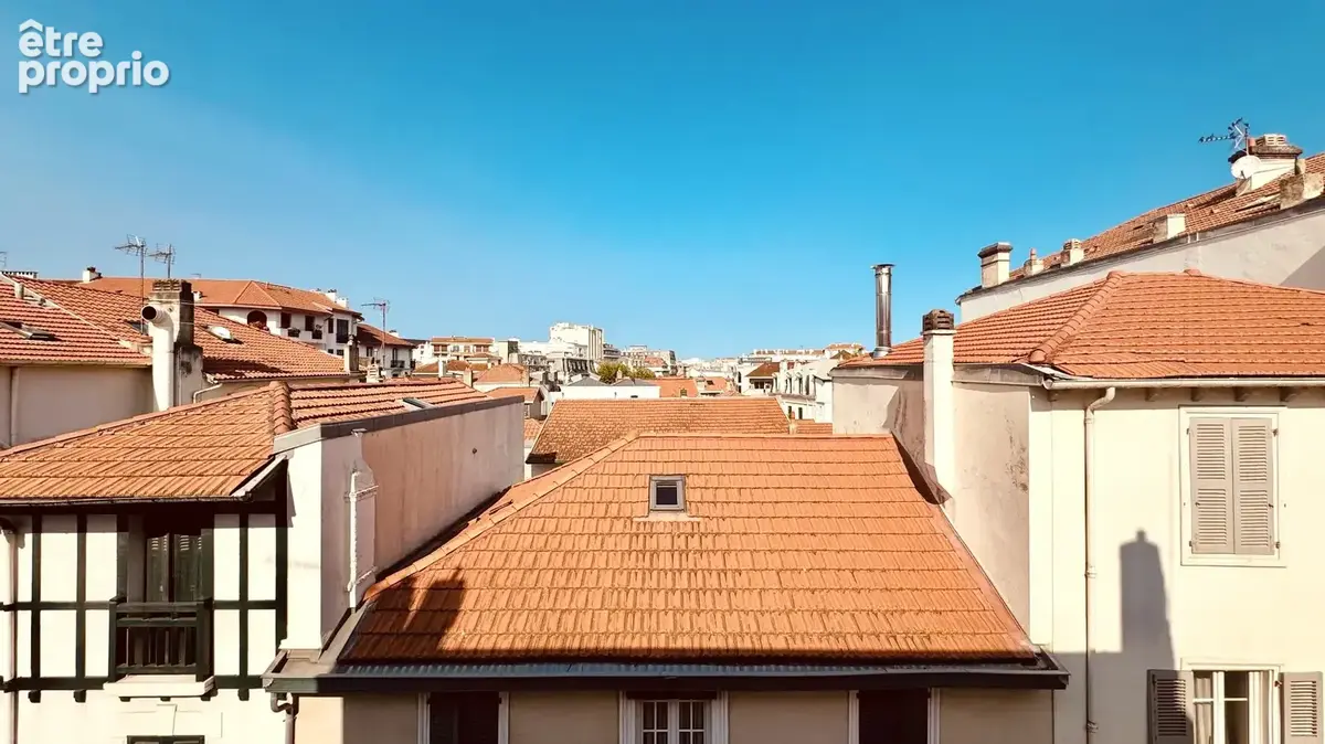 BIARRITZ  Centre-ville  Appartement à rénover de 180 m²  8 pièces  À deux pas de la Grande Plage - photo 2