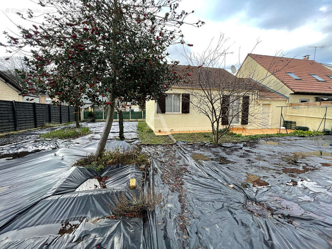 Maison à OZOIR-LA-FERRIERE