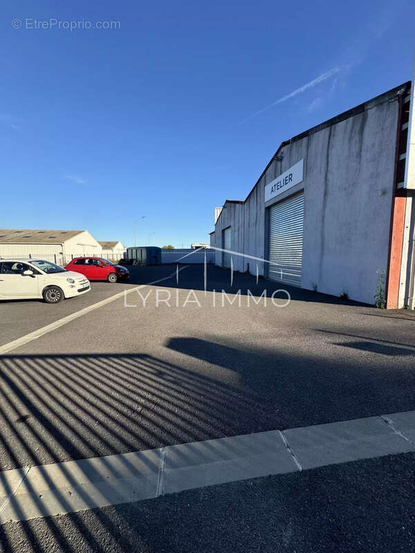 Local commercial a vendre - 860 m2 - secteur proche frejus - photo 5
