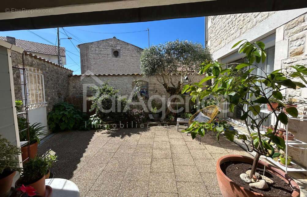 Maison à MESCHERS-SUR-GIRONDE