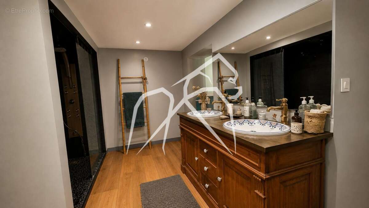 Demeure de charme 10 pièces  Clères  250 m² + Grenier à foin aménageable de 50 m² - photo 8